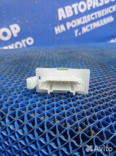 Резистор печки Renault Logan седан K7J 2007