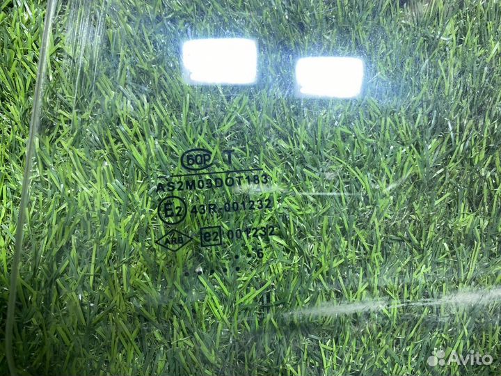 Стекло заднее правое Renault Logan