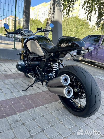 BMW R nine T