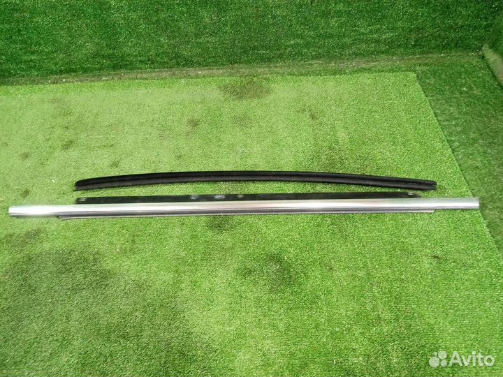 Молдинг стекла двери (комплект) задний левый Audi