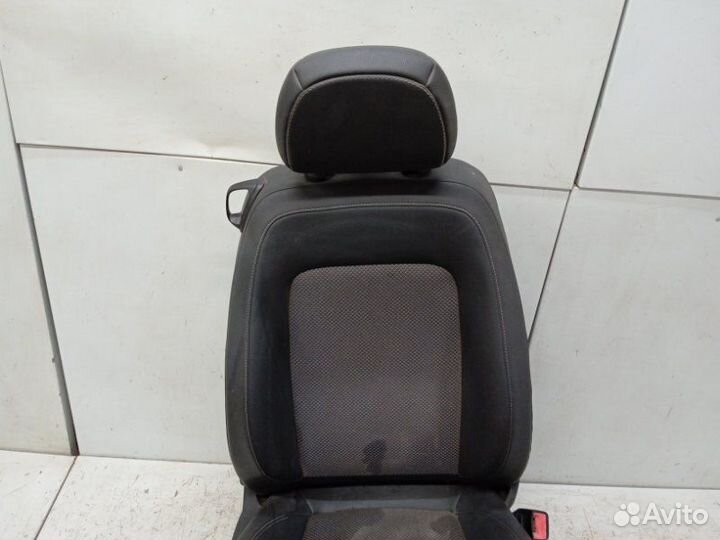 Сиденье переднее правое Opel Corsa D 2006-2010