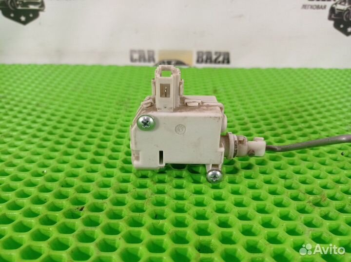 Активатор замка крышки бензобака Audi A4