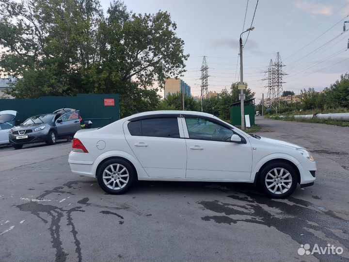 Opel Astra 1.8 AT, 2011, 220 000 км