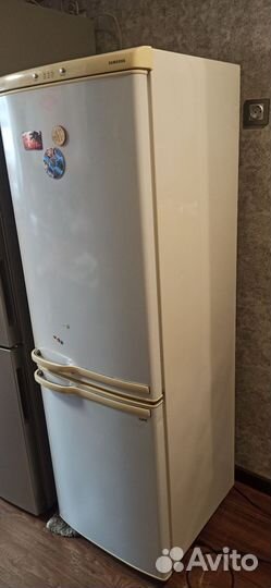 Холодильник samsung RL28fbsw