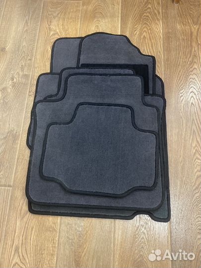 Продаю автомобильные коврики