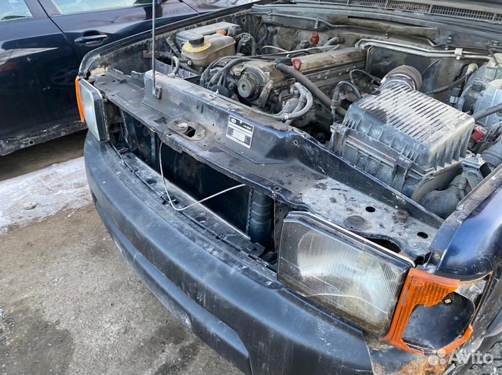 Рамка радиаторов Land Rover Discovery 2