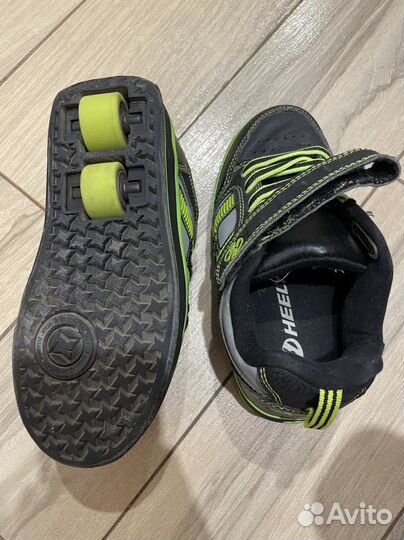 Кроссовки на колесах