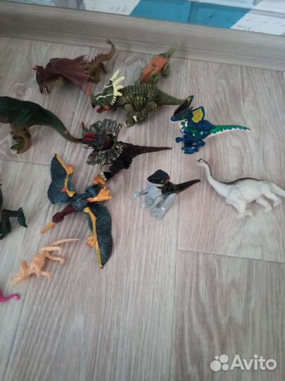 Динозавры игрушки