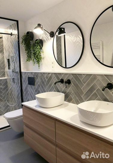 Круглое зеркало в черной раме Soleil