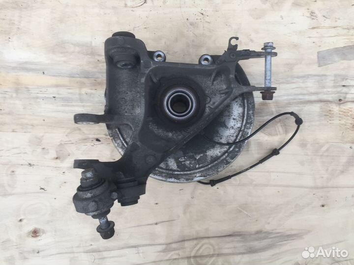 Кулак поворотный задний левый Land Rover Sport 2 р