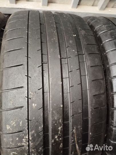 Michelin Pilot Super Sport 245/35 R20 и 275/30 R20