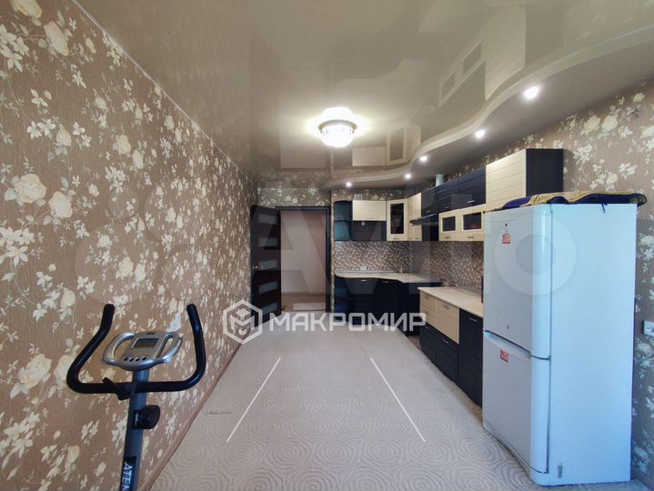 3-к. квартира, 79 м², 3/17 эт.