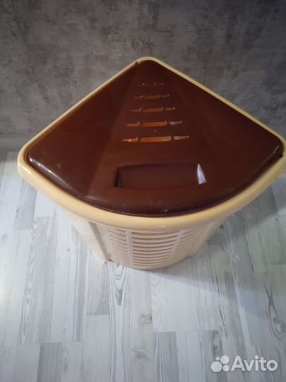 Угловая корзина для белья