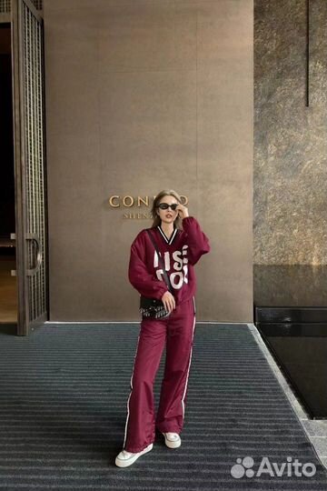 Костюм женский