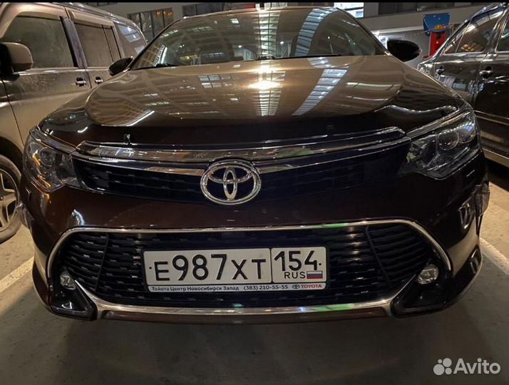 Camry 55 Решетка Exclusive рестайлинг F7XW2