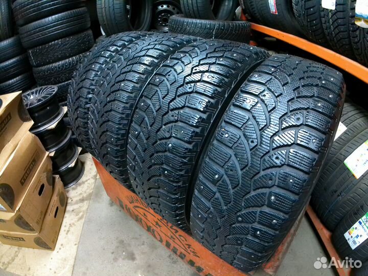 Bridgestone Blizzak Spike-01 225/60 R17