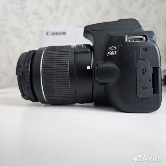 Фотоаппарат Canon 250D Новый