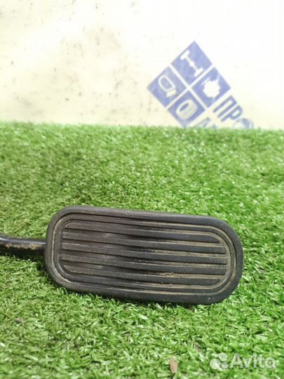 Педаль газа Toyota Avensis универсал 1.8 1zzfe