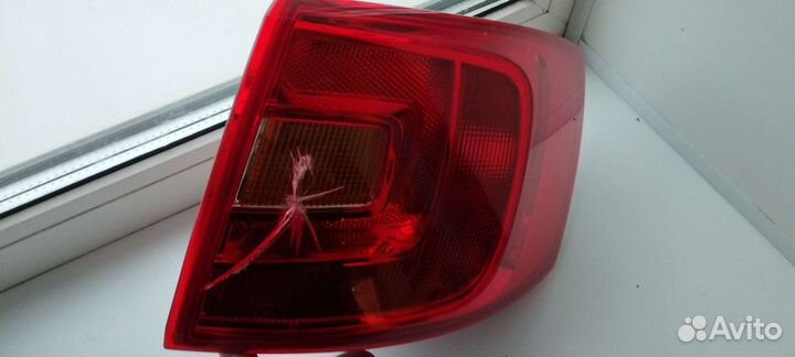 Фонарь задний правый vw jetta 6