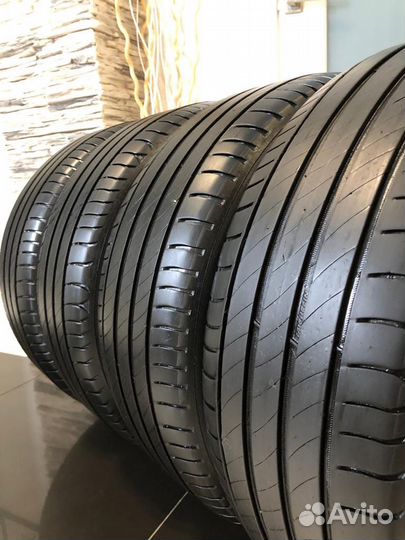 Michelin Primacy 4 235/55 R17