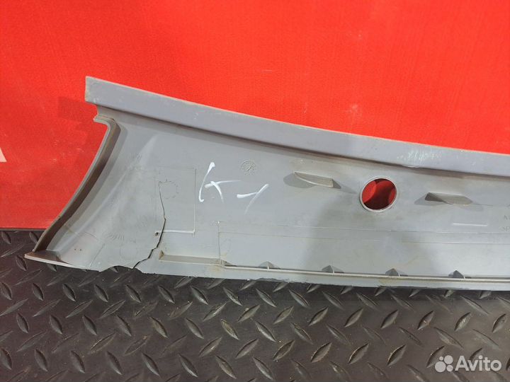 Кожух стойки лобового стекла правый