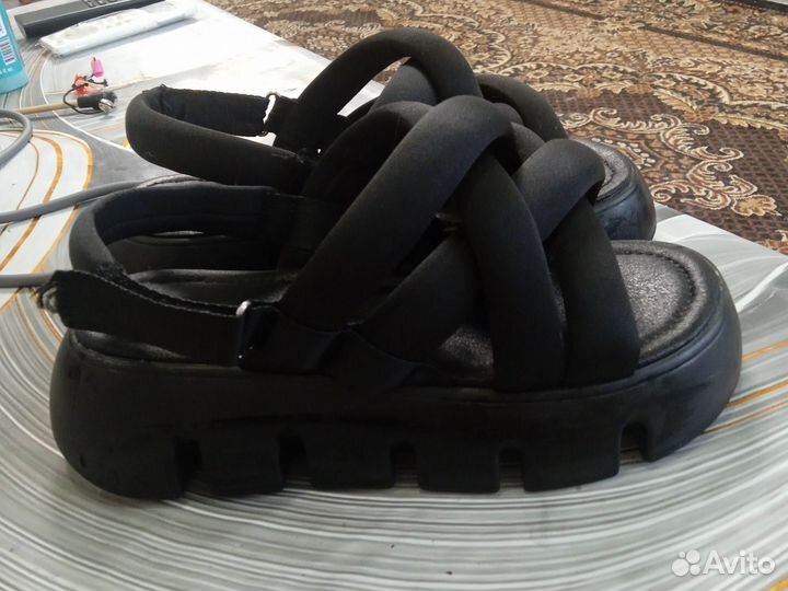 Босоножки на липучке 37.5