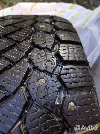 Continental ContiIceContact 4x4 215/65 R16