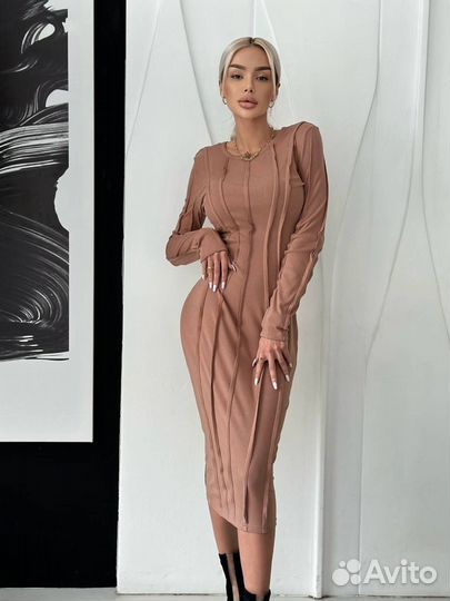 Платье от бренда Balenciaga