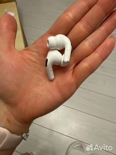 Оригинальные наушники AirPods pro