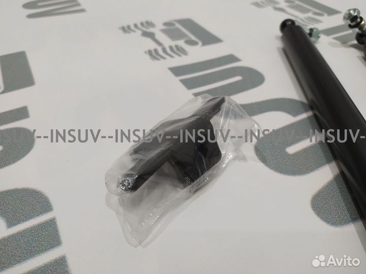 Упор (газовый) переднего капота Шевроле-Нива 2123