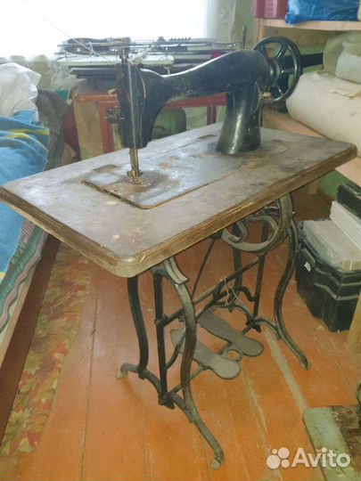 Швейные машинки для работы с кожей,тканью.Сравните