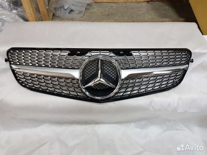 Решетка радиатора Mercedes 204 Мерседес W204