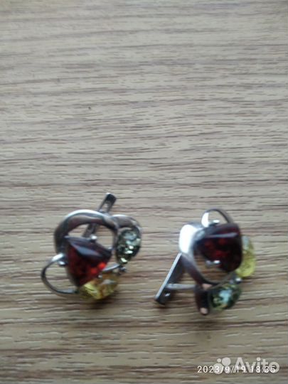 Продам серьги из серебра 925 пробы с янтарем