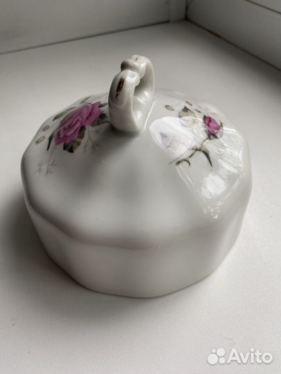 Посуда.Сервиз Каролина. Крышки масленки и чайника