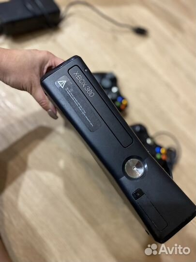 Xbox 360+1500 игр (прошитая)