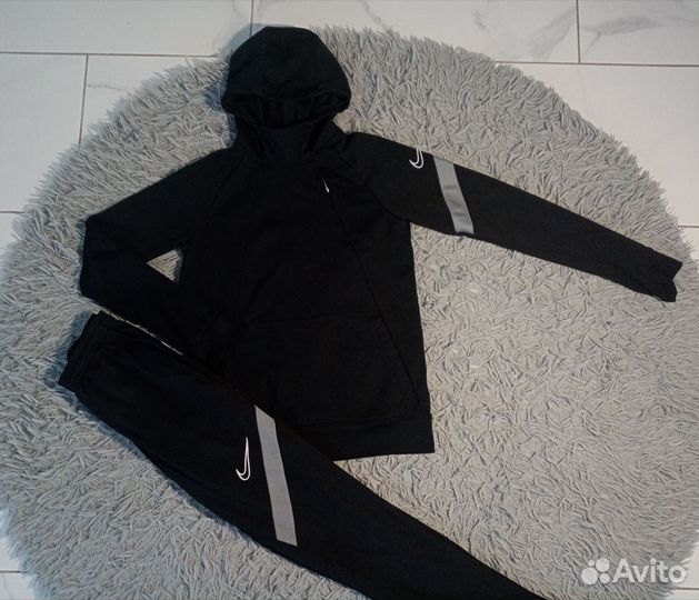 Спортивный костюм nike