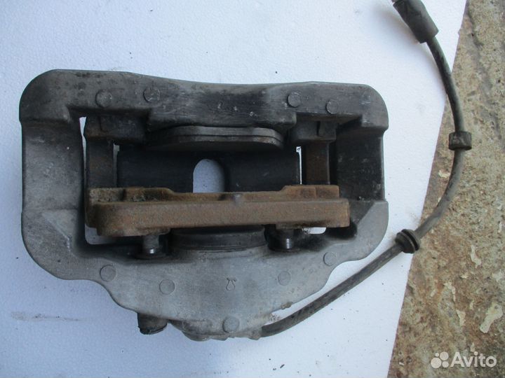 Бмв 5 Е60 XI суппорт передний