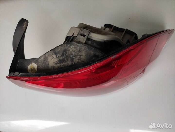 Задний фонарь б/у клееный на VV Polo sedan 2013 г