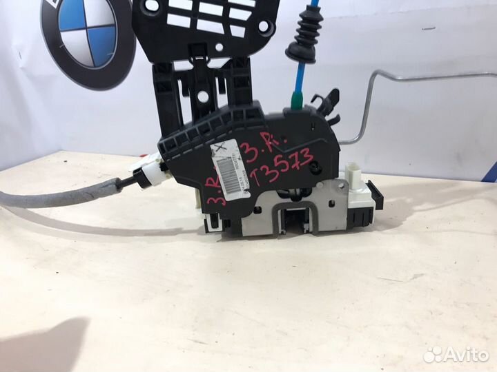 Замок двери задний правый Mercedes Gla180 X156