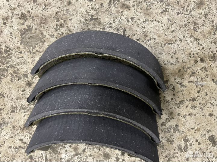 Задние тормозные колодки с абс