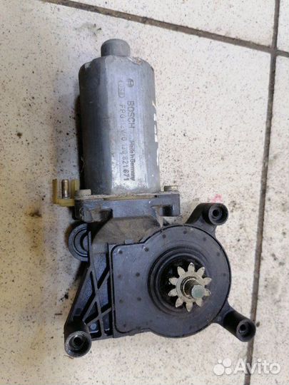 Мотор стеклоподъемника передний правый