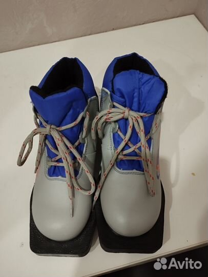 Лыжные ботинки классические