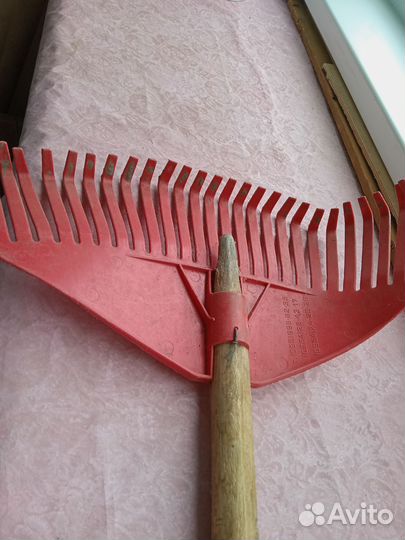 Грабли садовые