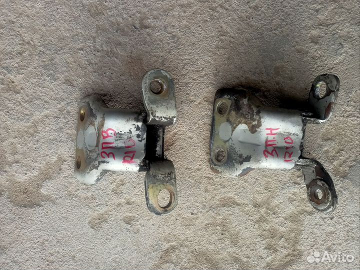 Петли двери задней правой Kia Rio 1