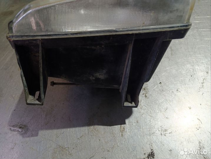 Фары Мицубиси pajero