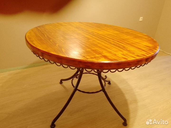 Стол круглый