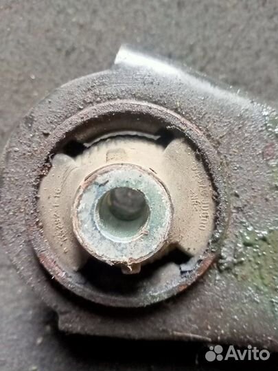 Рычаг подвески передний правый Nissan X-Trail 2009