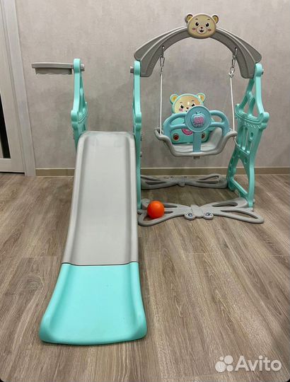 Детская горка и качели