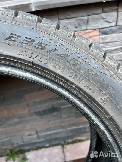 Pirelli Ice Zero FR 235/45 R18 98H