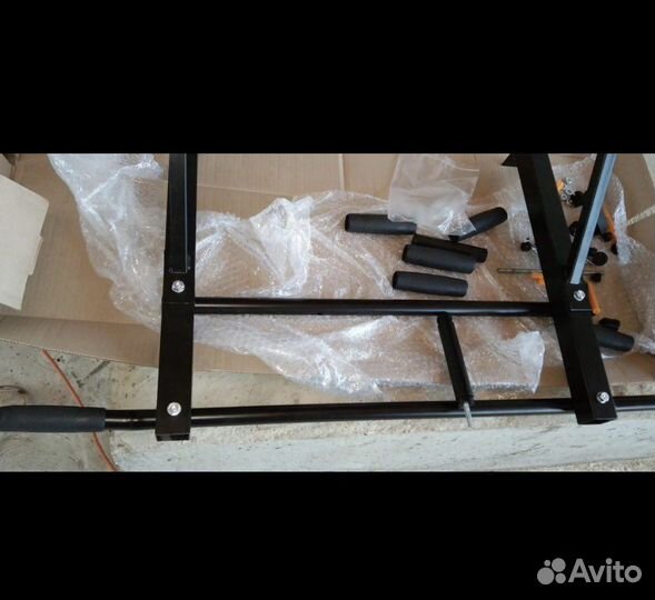 Турник настенный